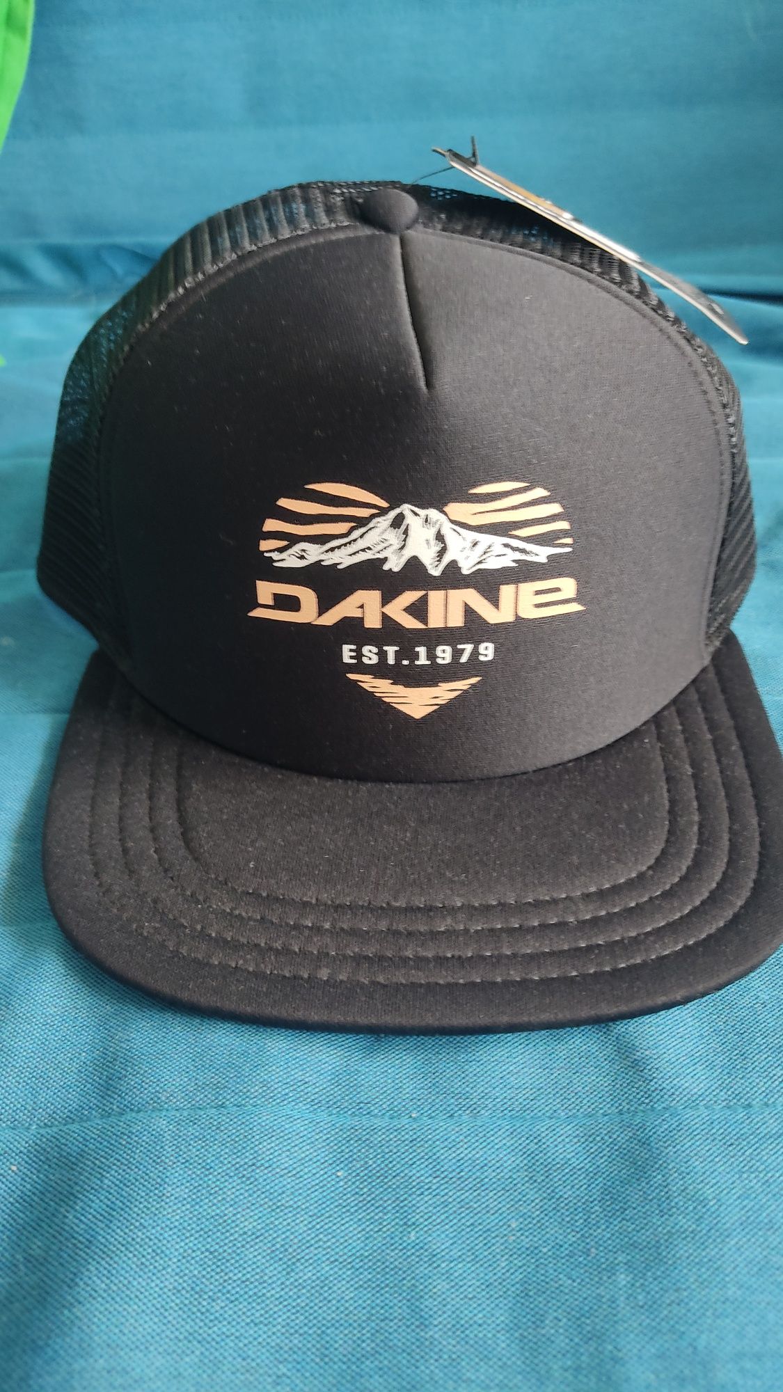 Шапка Dakine ,тип тръкър,нова ,all size