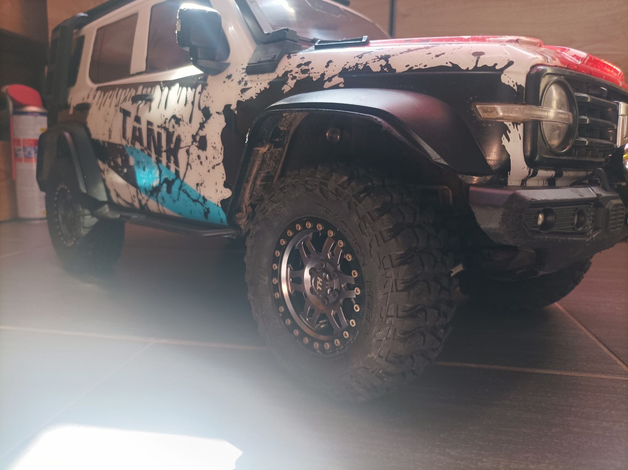Traction Hobby Tank300 /10 Anniversary Edition 1/8 Crawler