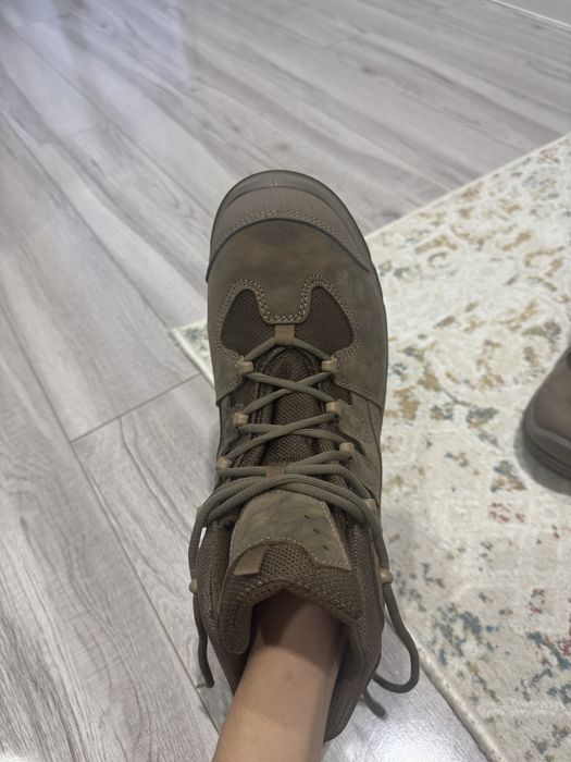 Non metallic ботинки