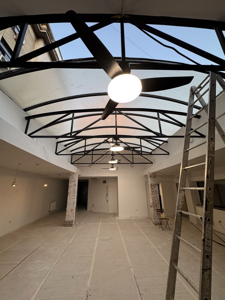 Vand locatie Horeca aproape finalizata. Poata Romana/Amzei.