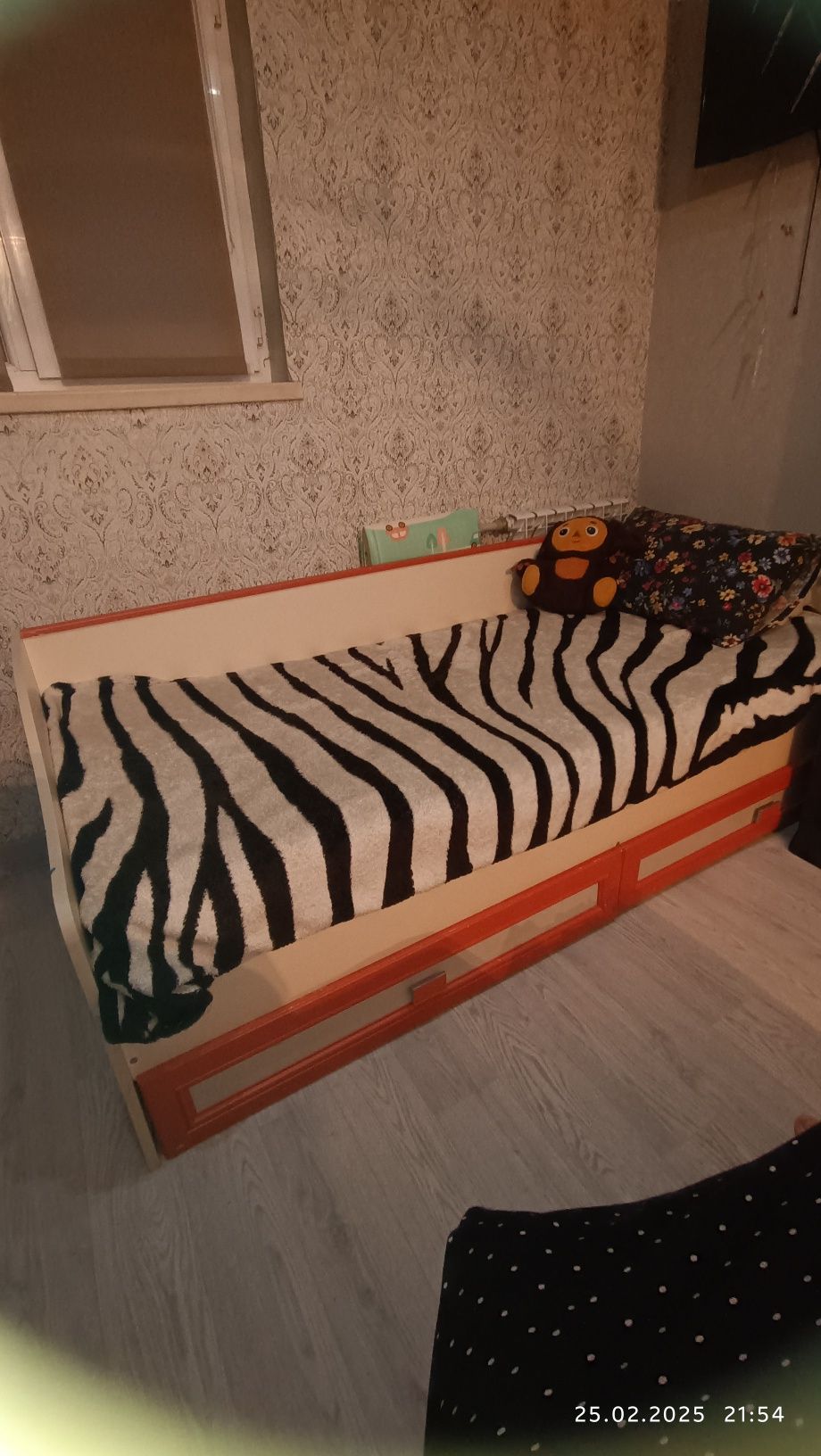 Продам подростковую/детскую кровать с матрасом