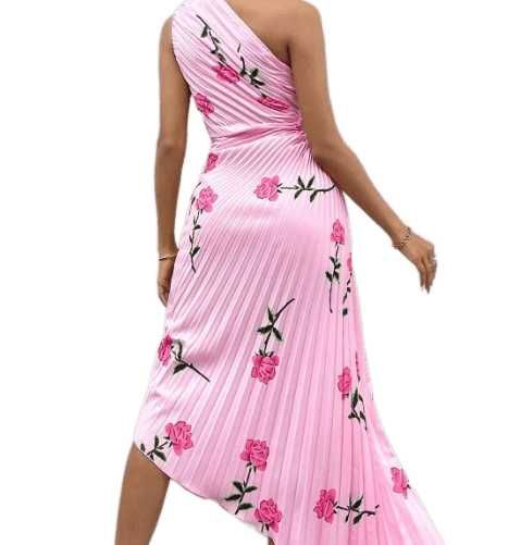 Рокля в розово на цветя, плисе