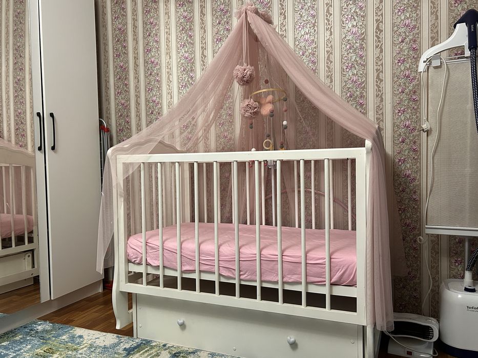 Манеж качалка в хорошем состояние