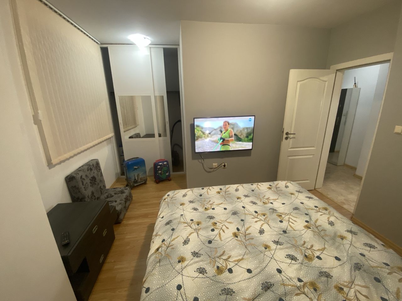 Дава се под наем Тристаен апартамент в Бургас, Изгрев - 74 кв.м за 400 € - Снимка #5