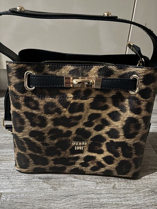 Дамска чанта GUESS 1981