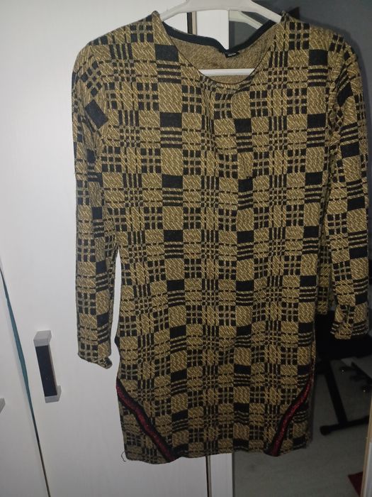 Vând rochiță pentru doamne sau domnișoare