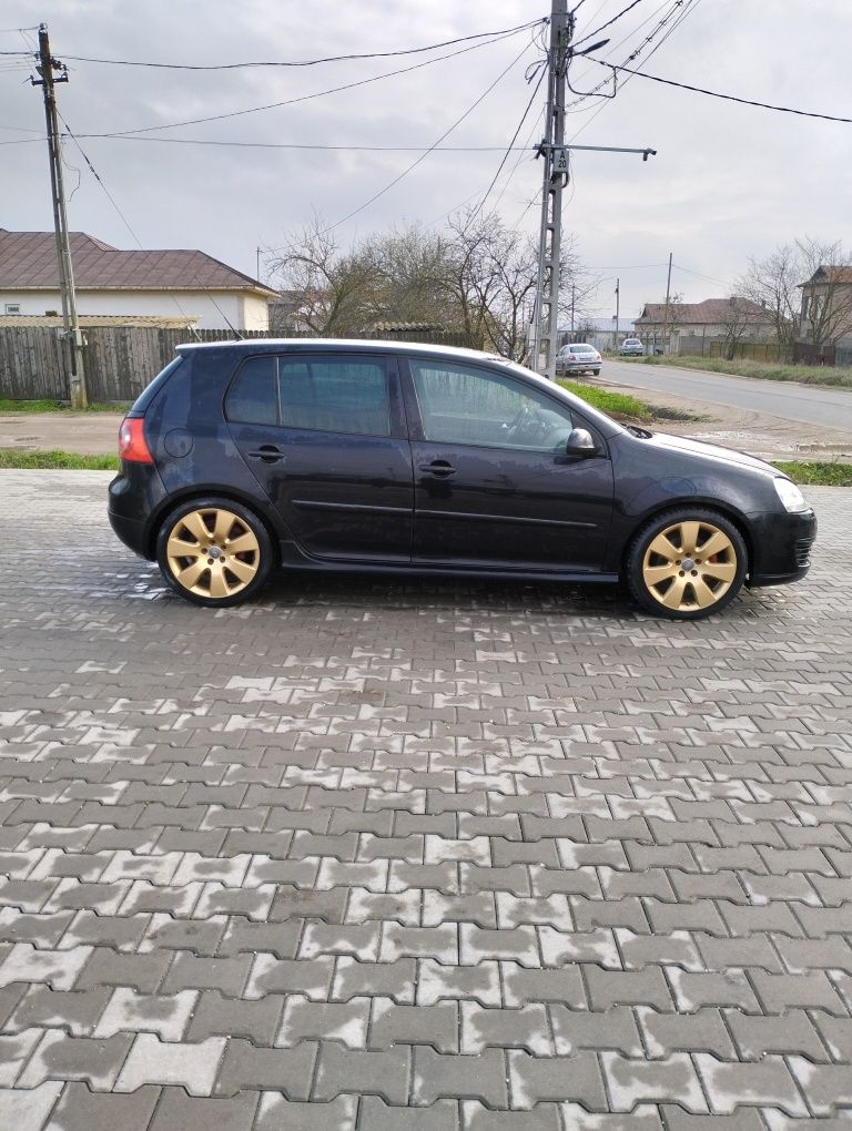 Vând sau schimb Vw golf 5 pachet Gt de fabrica