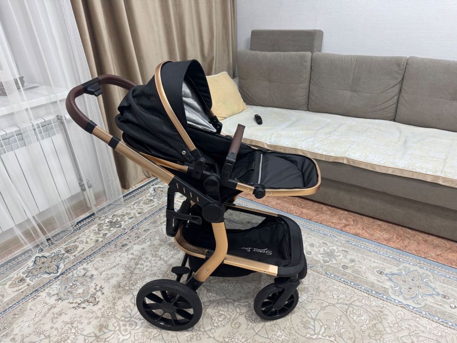 Продам коляску универсальную 3 в 1