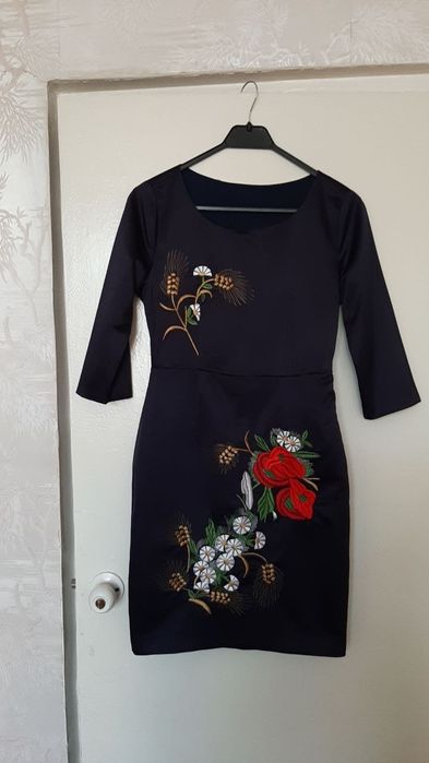 Женское платье размер М