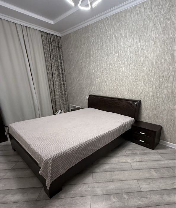 Продам спальный гарнитур