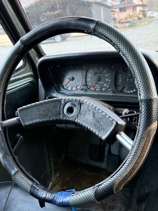 Vand ARO 243 fara cutie si motor