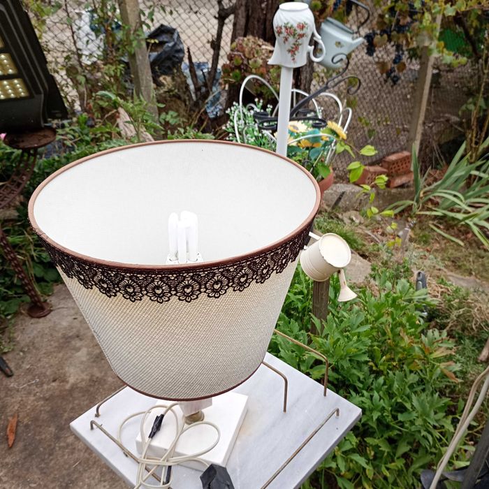 Полилей и настолни лампи