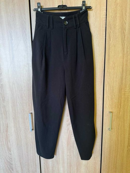 Черен панталон Stradivarius