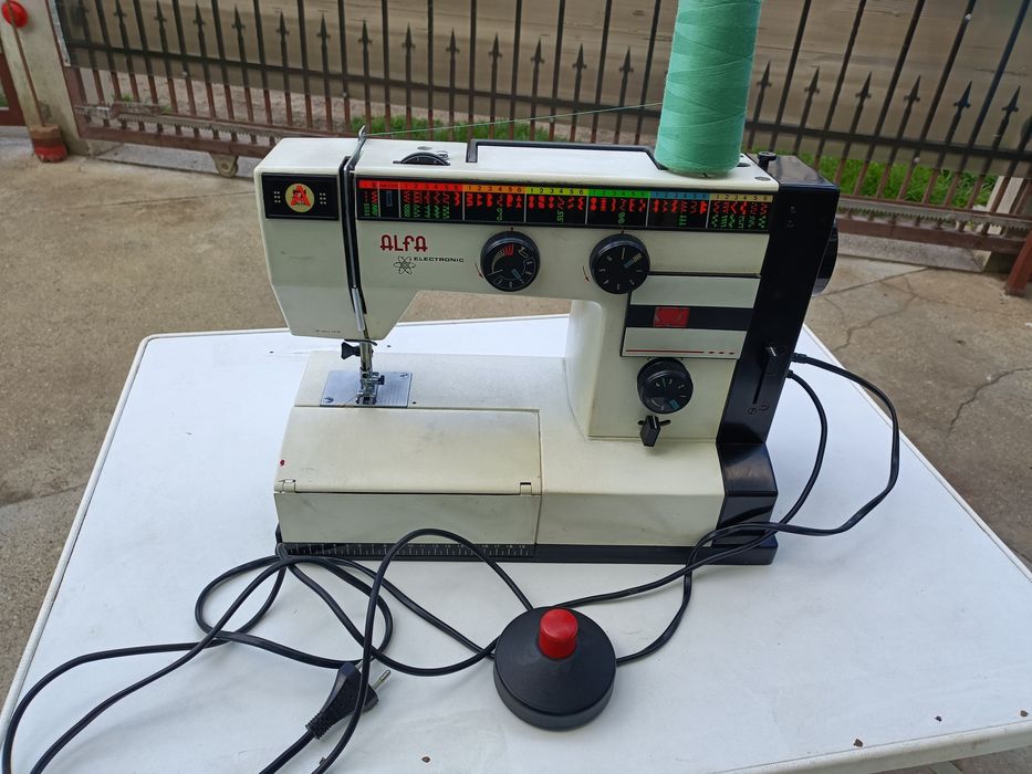 Mașina de cusut Alfa