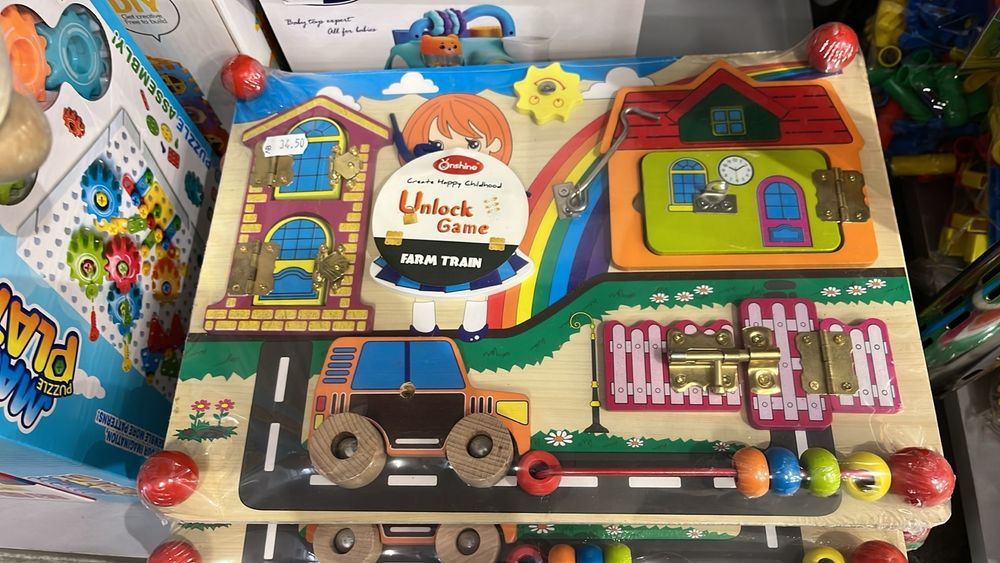 Монтесори дъска/ Бизи борд