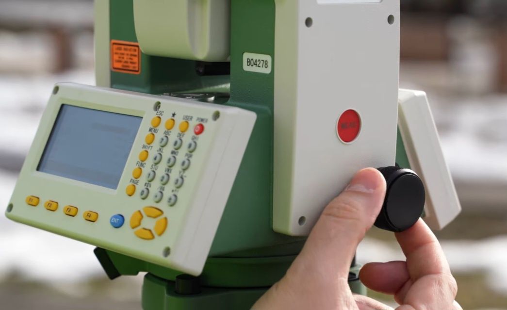 Продам тахеометр leica-FOIF RTS332 2"r1000m USB меню от leicaTS06 новы