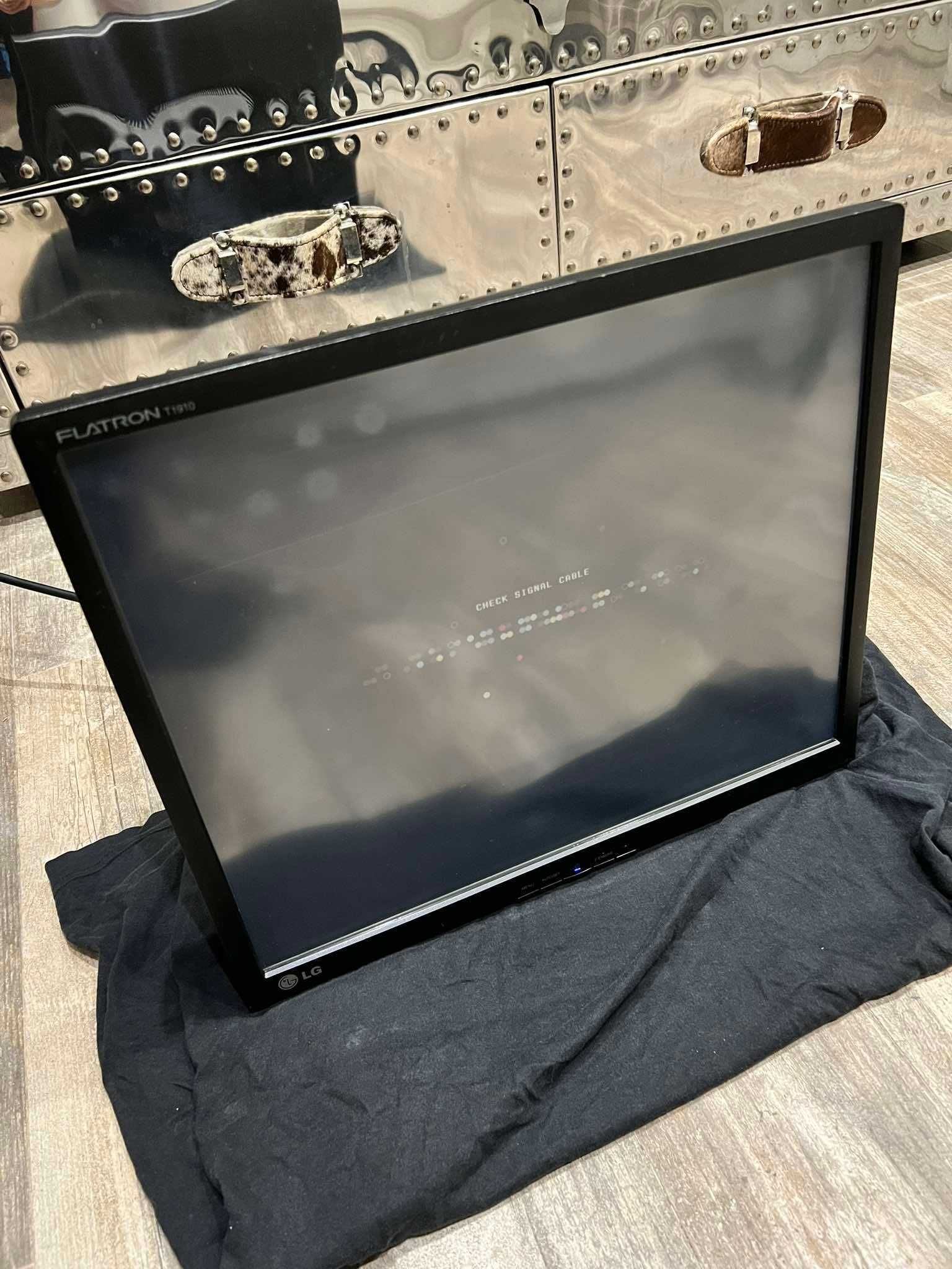 Монитор LG Flatron T1910B-BN 19''
