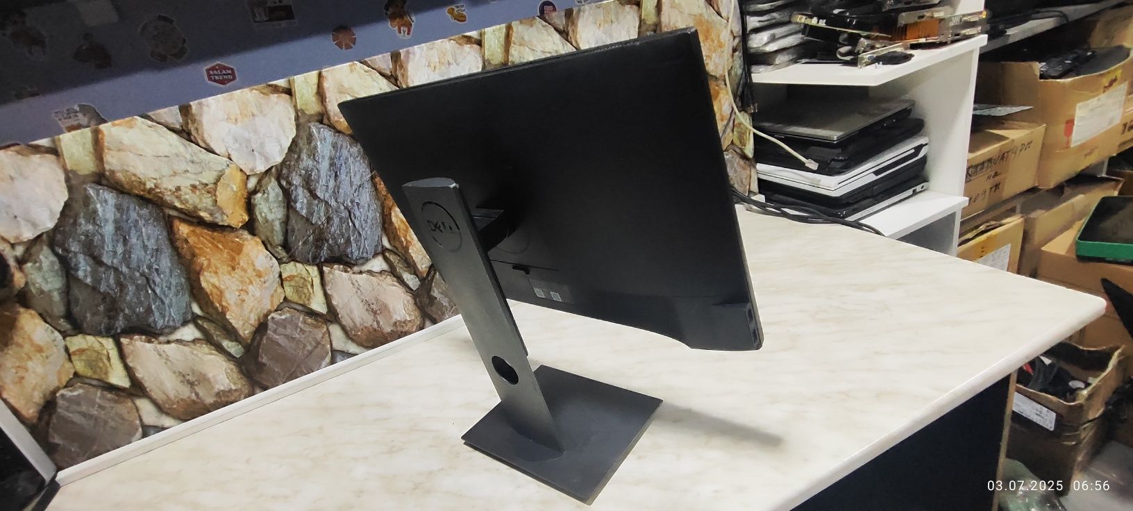 Без рамочный монитор Dell