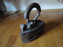 Fier calcat cu carbuni, vintage, pentru decor, stare perfecta