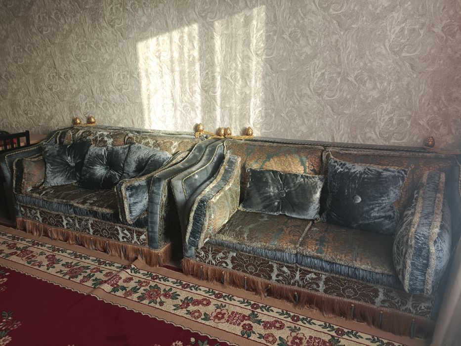 Мягкий мебель диван