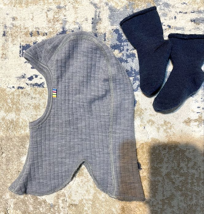 Cagulă Joha 50 cm (1-2 ani) + șosete groase din lână, cadou (22-24)