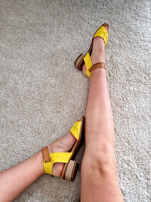 Sandale confortabile, galbene, fără toc.