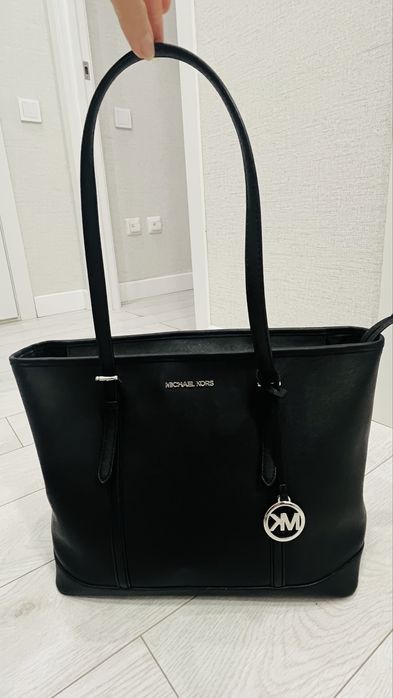Продам сумку Michael Kors