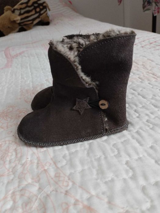 Papucei/cizmulite din piele naturala Zara marimea 17/18 Noi