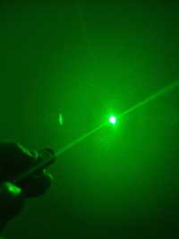 Laser cu lumină verde, puternic