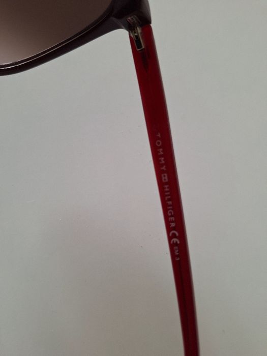 Tommy Hilfiger слънчеви очила