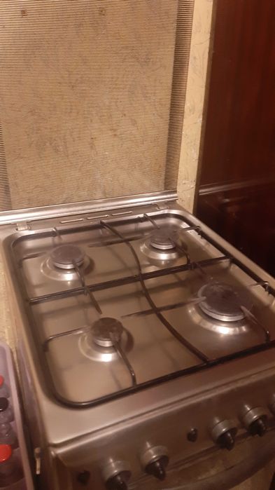 aragaz inox indesit