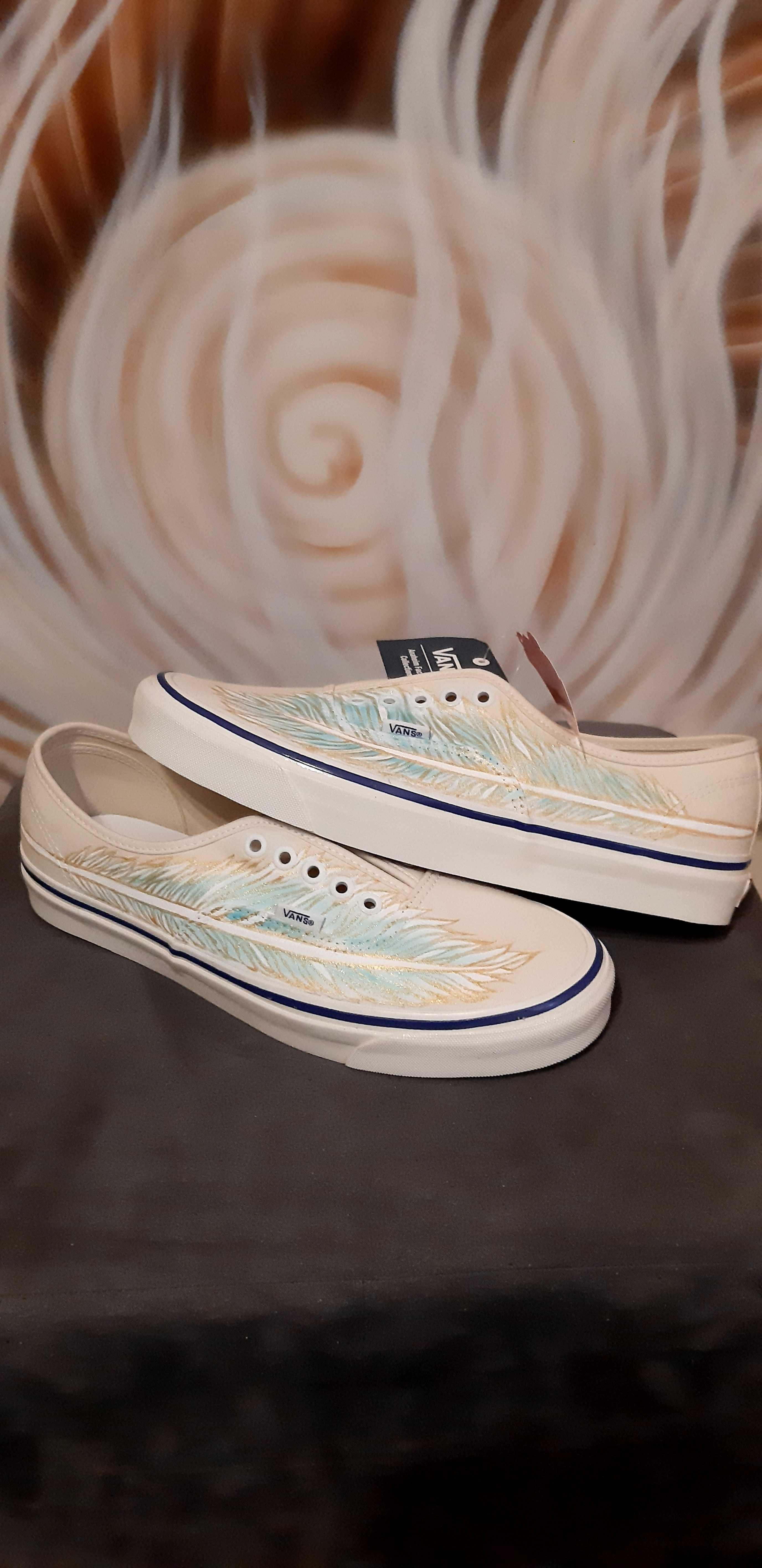 Продавам спортни обувки  VANS размер 43