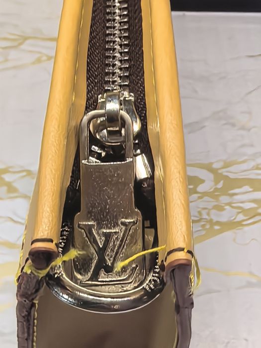 Luis Viton чанта тип плик