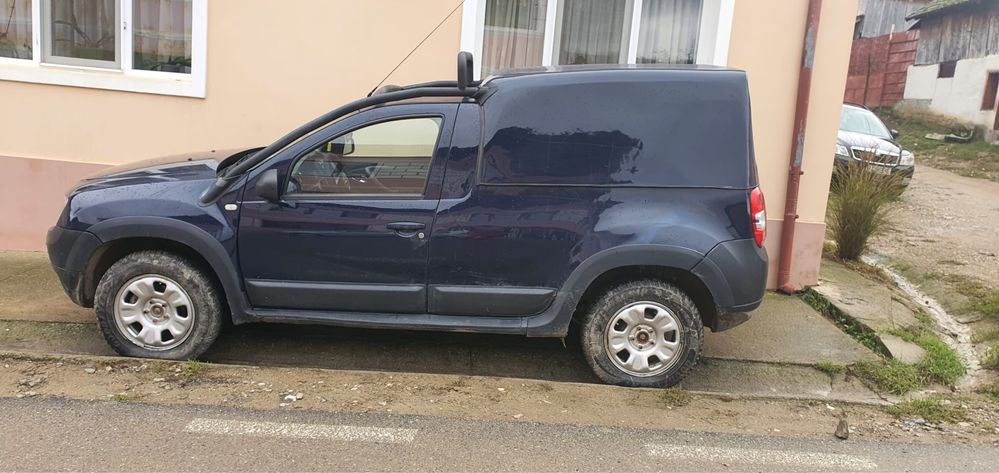 Dacia Duster autoutilitara pickup