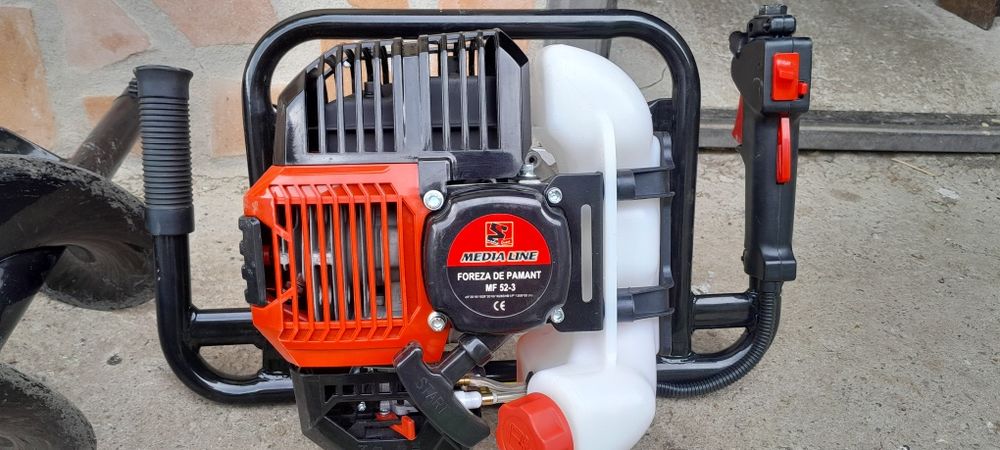 Motoburghiu cu 3 burghie