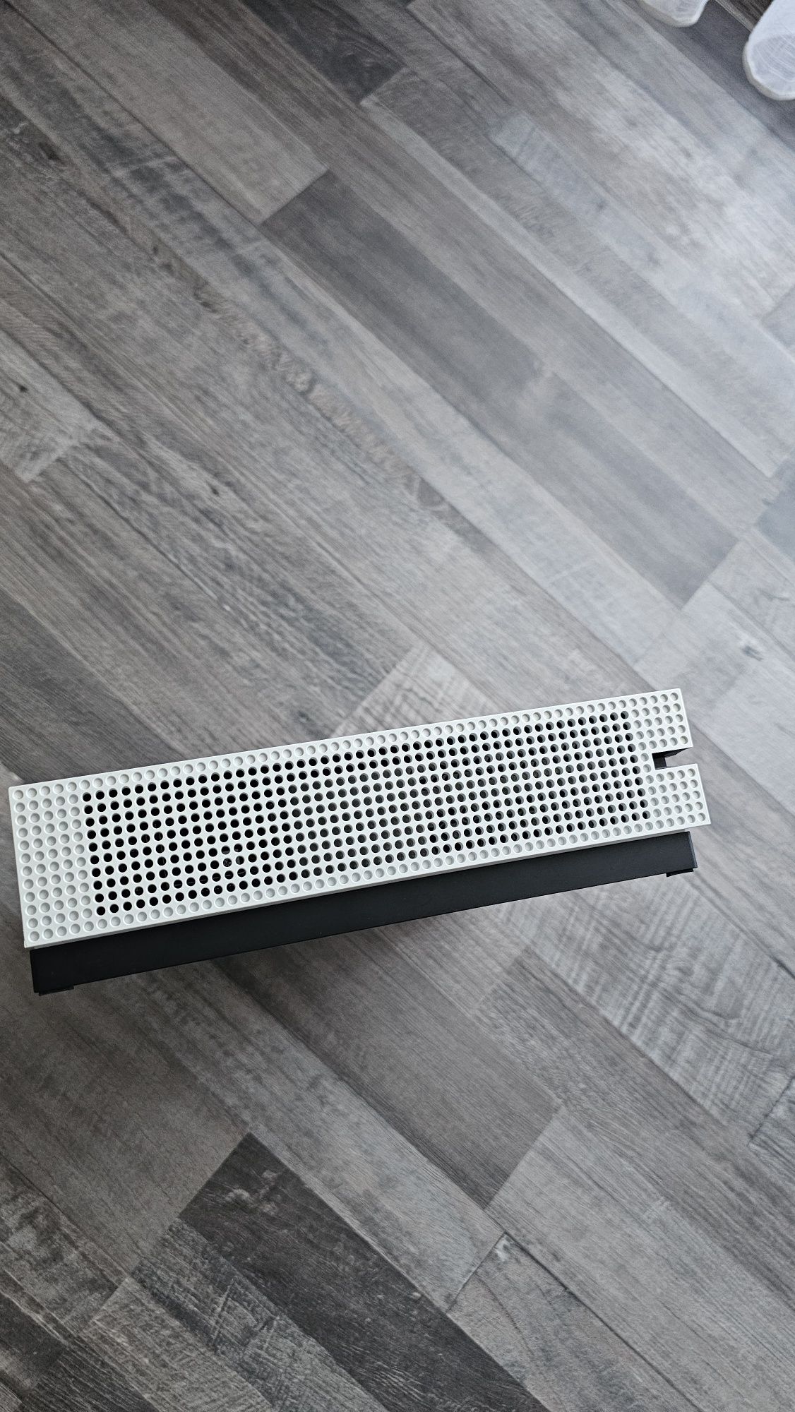 Xbox One S + 2 manete joystick-uri 500 gb Memorie!!!
