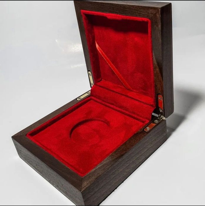 Premium futlyari na zakaz visokaya kachestva