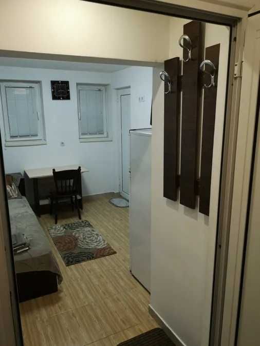 Дава се под наем Едностаен апартамент в Пловдив, Център - 15 кв.м за 153 € - Снимка #2