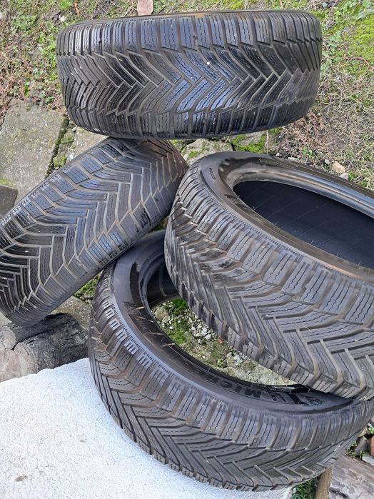 Прдавам зимни гуми Michelin 225/50/17