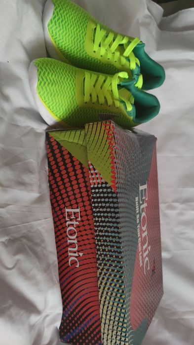 Adidasi etonic noi nouti