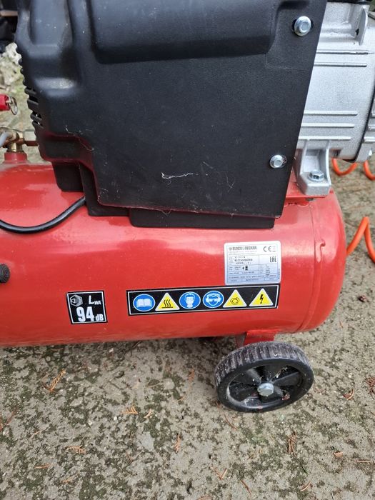 Монофазен бутален компресор Black & Decker BD205/24, 1.5 kW, 210 л/мин