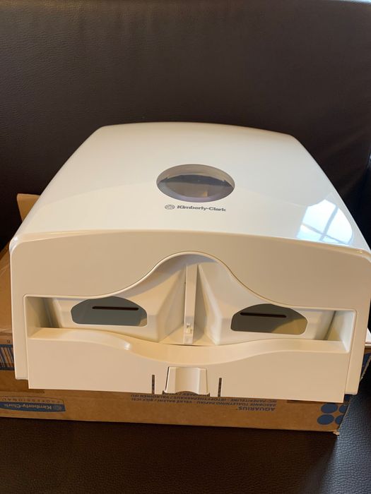 Диспенсър за тоалетна хартия Kimberly Clark
PROFESSIONAL
AQUARIUS