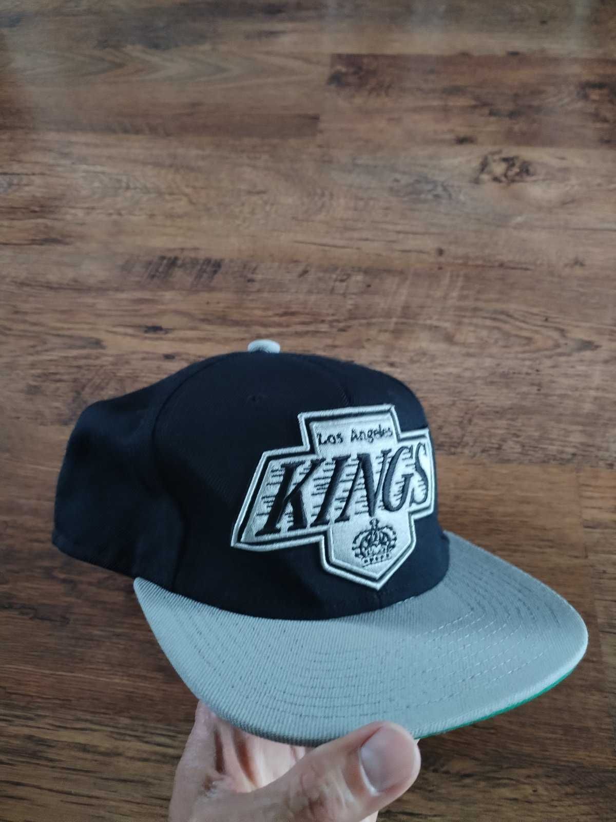 mitchell and ness los angeles kings - страхотна мъжка шапка КАТО НОВА
