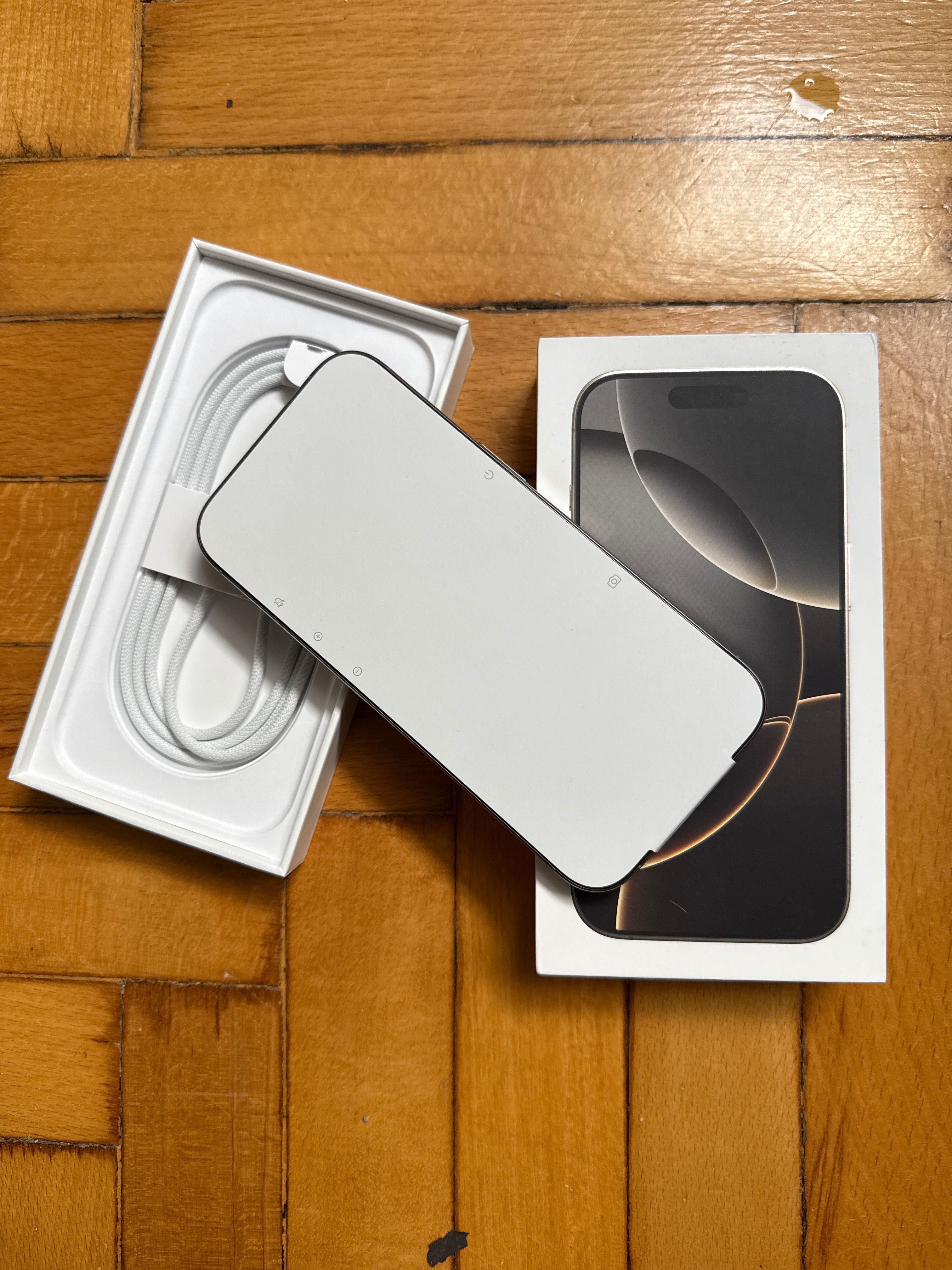 Смартфон Apple iPhone 16 Pro, 512GB, 5G, Natural Titanium