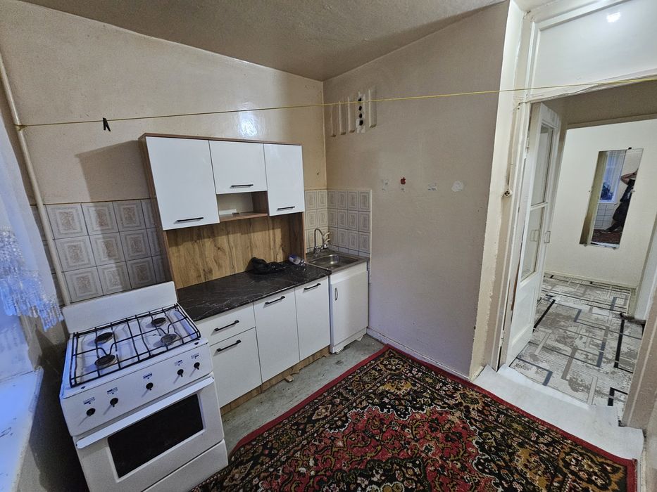 Фрунзенский масивда 2 хонали квартира сотилади