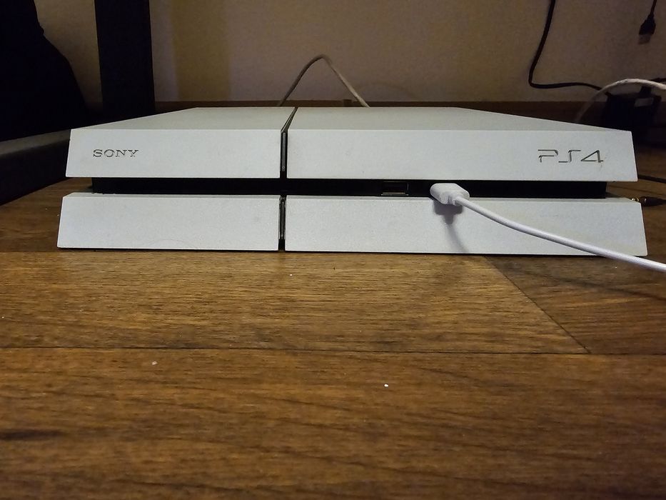 Sony PlayStation 4
