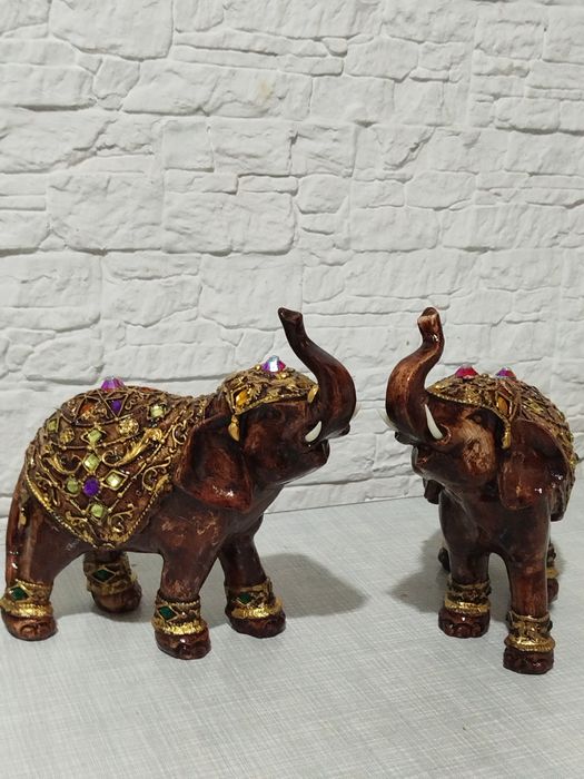 Слон изготовлен из гипса