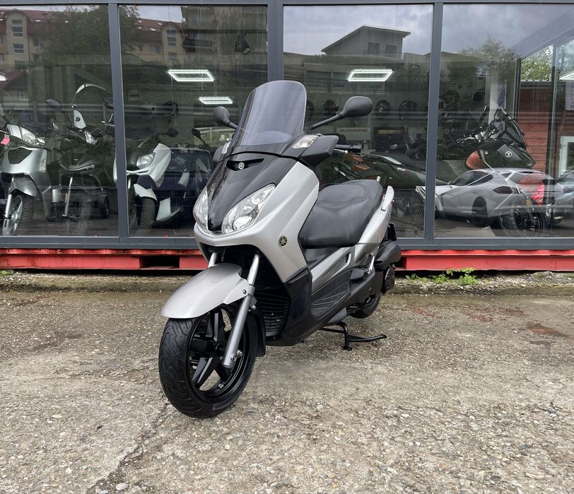Scuter Yamaha X-Max 250i 25.000 km