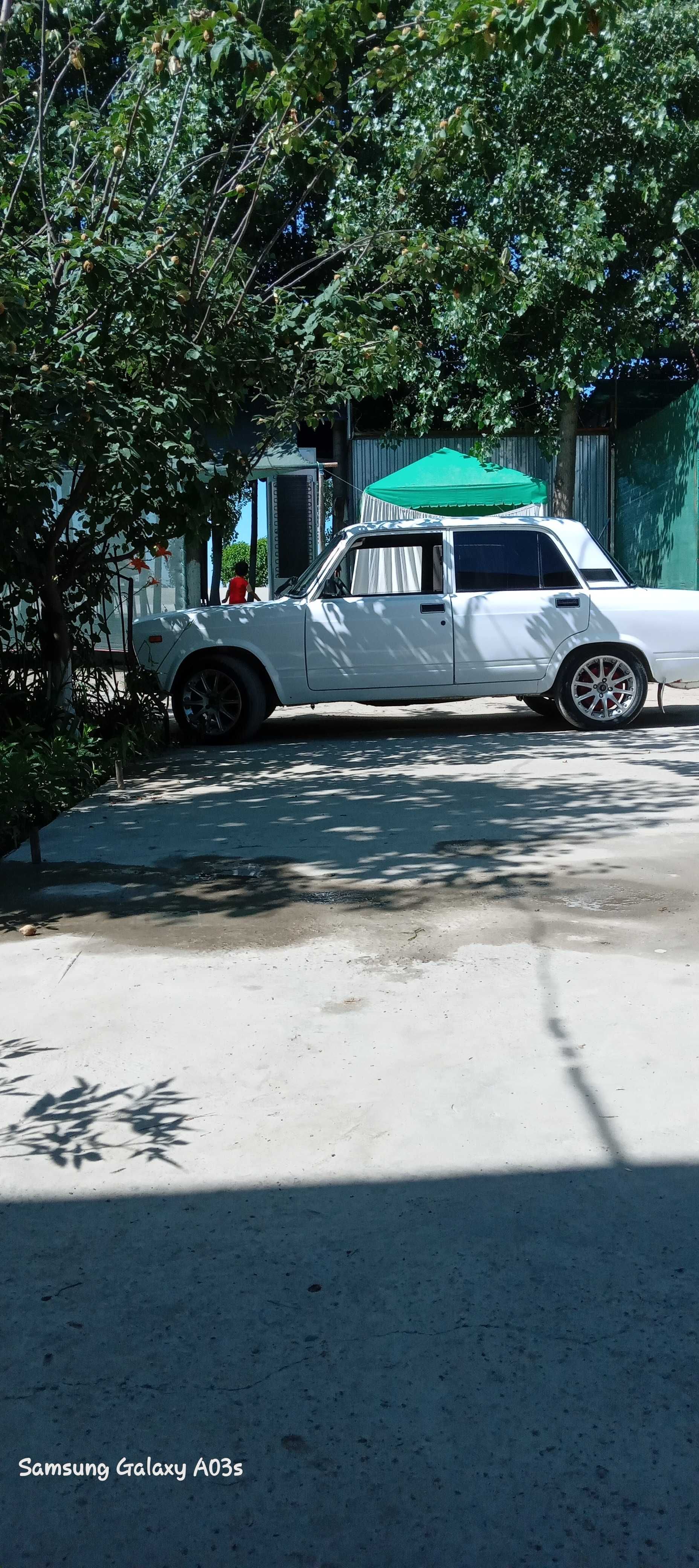 Vaz 2107 sotiladi