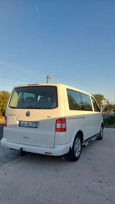 Vând vw t5 caravelle 8 locuri